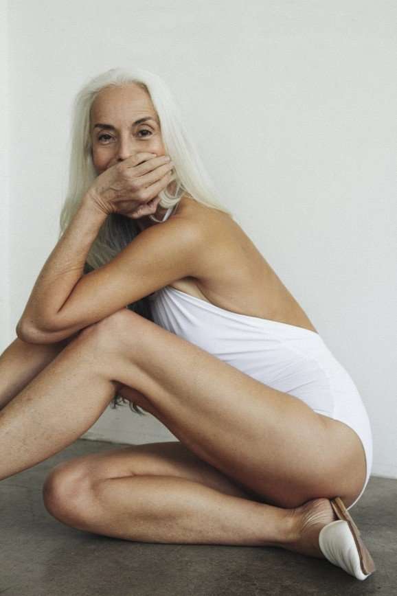 60-летняя модель Ясмина Росси снялась в рекламе купальников