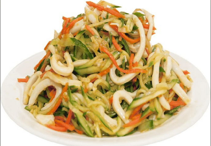 Постный салат из кальмара