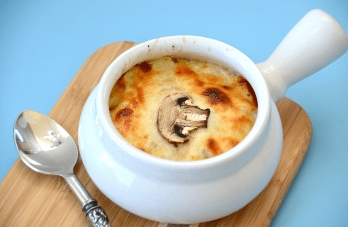 Жульен с грибами и курицей в горшочках