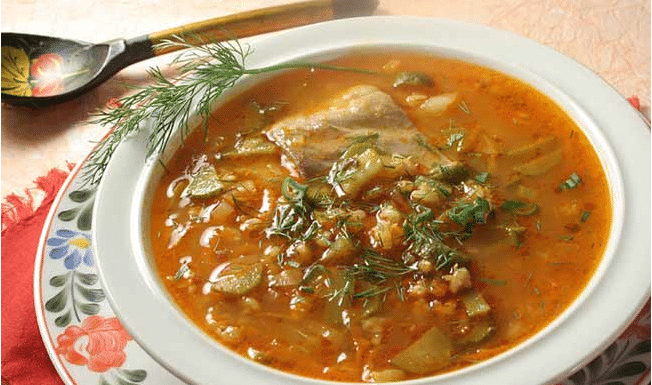 Розсольник з перловкою і солоними огірками. Класичні покрокові рецепти домашнього розсольнику
