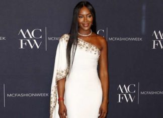 Від сукні Наомі Кемпбелл неможливо відірвати погляд.