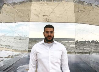 «І вам дісталося?»: Тіматі зі зламаною рукою приїхав до Пермі підтримати в суді DJ Smash.