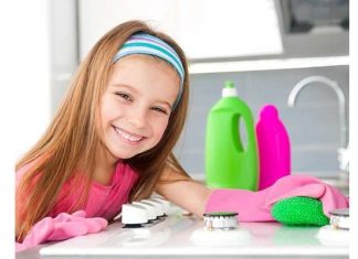 Як привчити дитину допомагати батькам у домашніх справах.