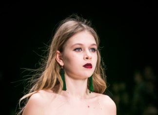 Дочка Віри Брежнєвої Соня Кіперман стала зіркою показу.