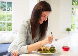 Раціон жінки повинен змінюватися в залежності від віку.