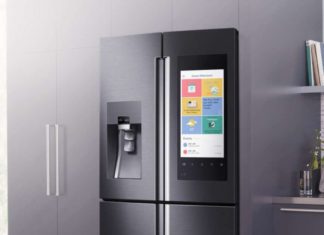 Холодильник Samsung Family Hub на CES 2016.