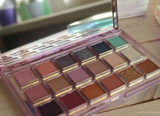 Huda beauty mercury retrograde eyeshadow palette