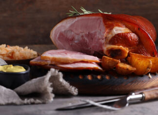 Маринуємо і запікаємо традиційну рульку