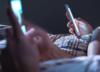 Цифровой Шторм в Вашем Браке: Как Найти Ясный Небо над Отношениями