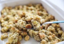 Начинка для птиці на заквасці з травами: класичний рецепт з родзинкою