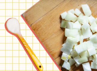 Прискорення карамелізації цибулі: простий кухонний прийом для швидшого приготування