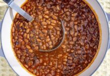 Я постійно зберігаю ці «ідеальні» консервовані боби в моїй коморі (вони рятують вечерю!)