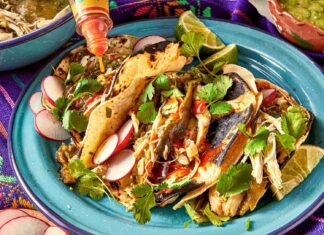 Повільні Такко з Куркою в Соусі Сальса Верде: Новий Погляд на “Закинув і Забув”