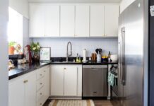 Цей «чарівний» органайзер за 23 долари повністю очистив мої кухонні прилавки