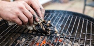 Mengapa Peretasan BBQ Koran Anda Meracuni Daging Anda
